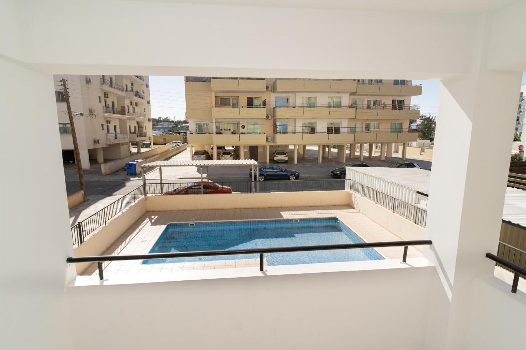 Olivia Mackenzie 2 Bedroom Flat With Pool Larnaca Eksteriør billede