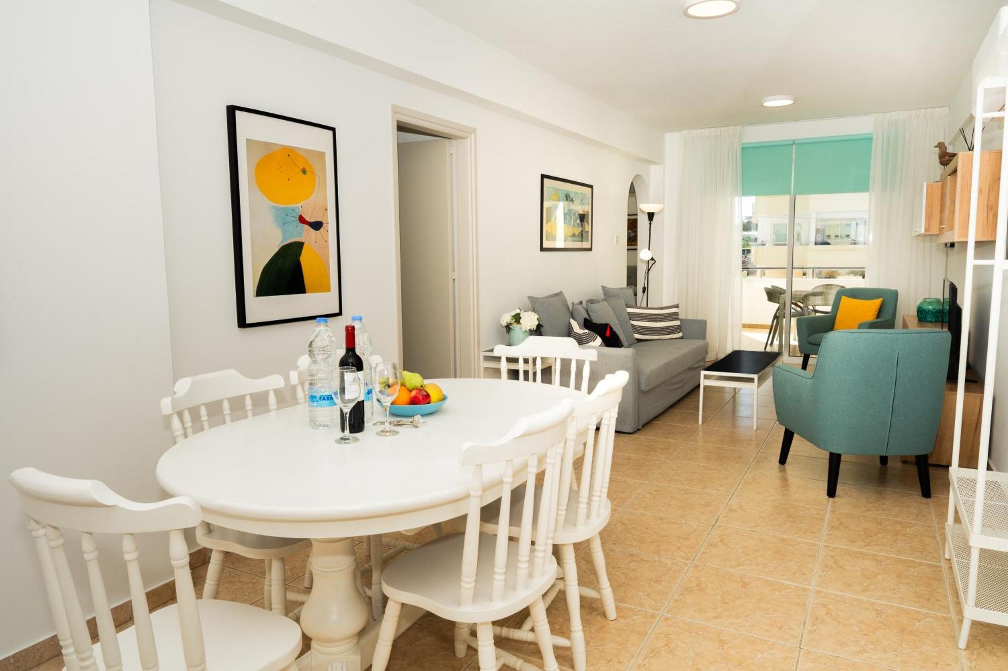 Olivia Mackenzie 2 Bedroom Flat With Pool Larnaca Eksteriør billede